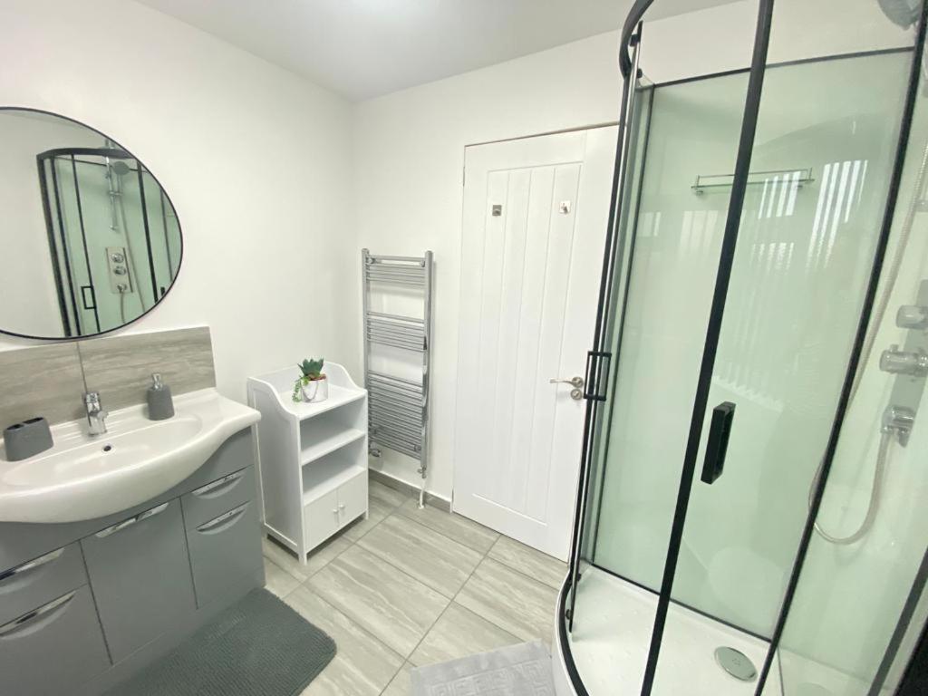 Gatwick Deluxe En-Suite Rooms Горлі Екстер'єр фото